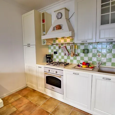 Pianello View Apartment *